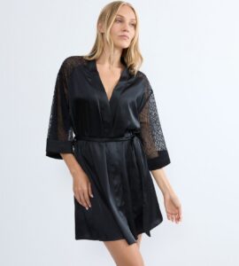 A Weekend to Remember Robe